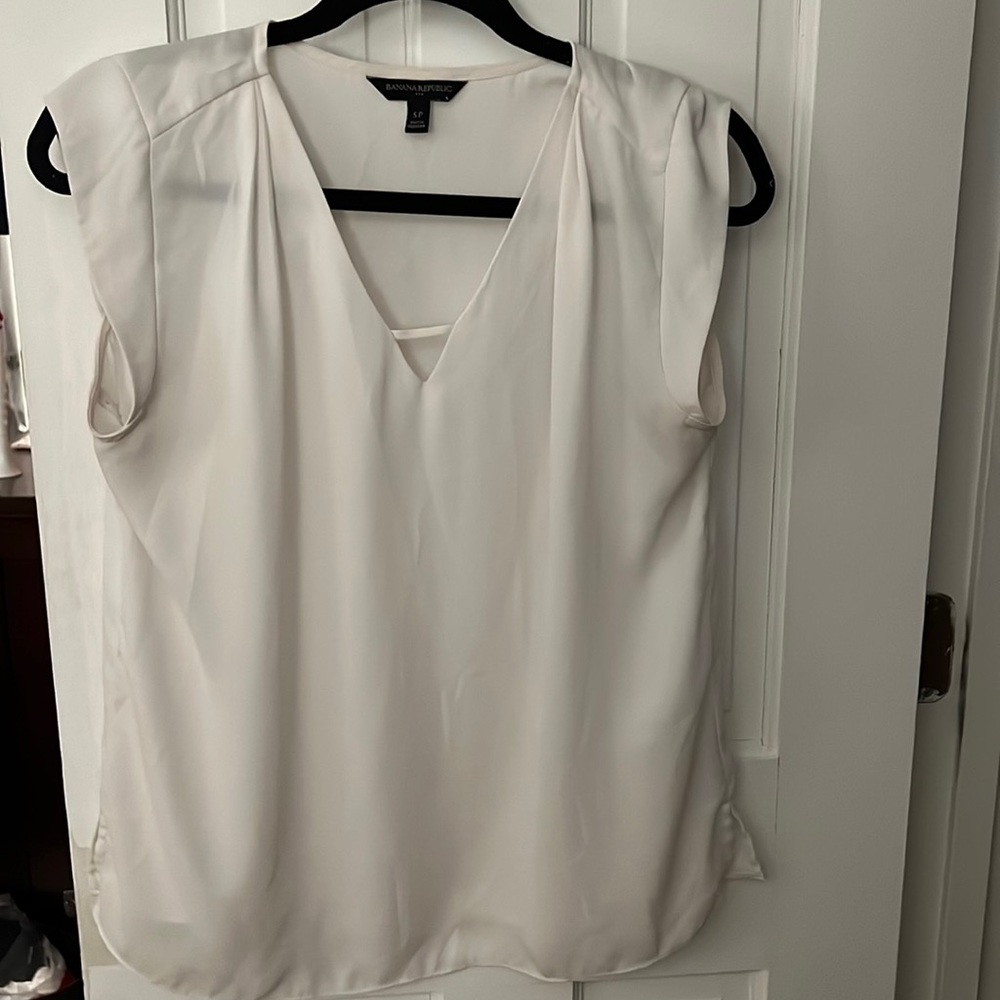 Banana Republic white blouse in small petite
